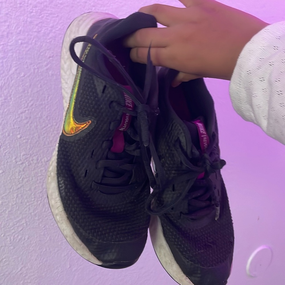 Nike Revolution 5 Athletic Youth Size 4Y